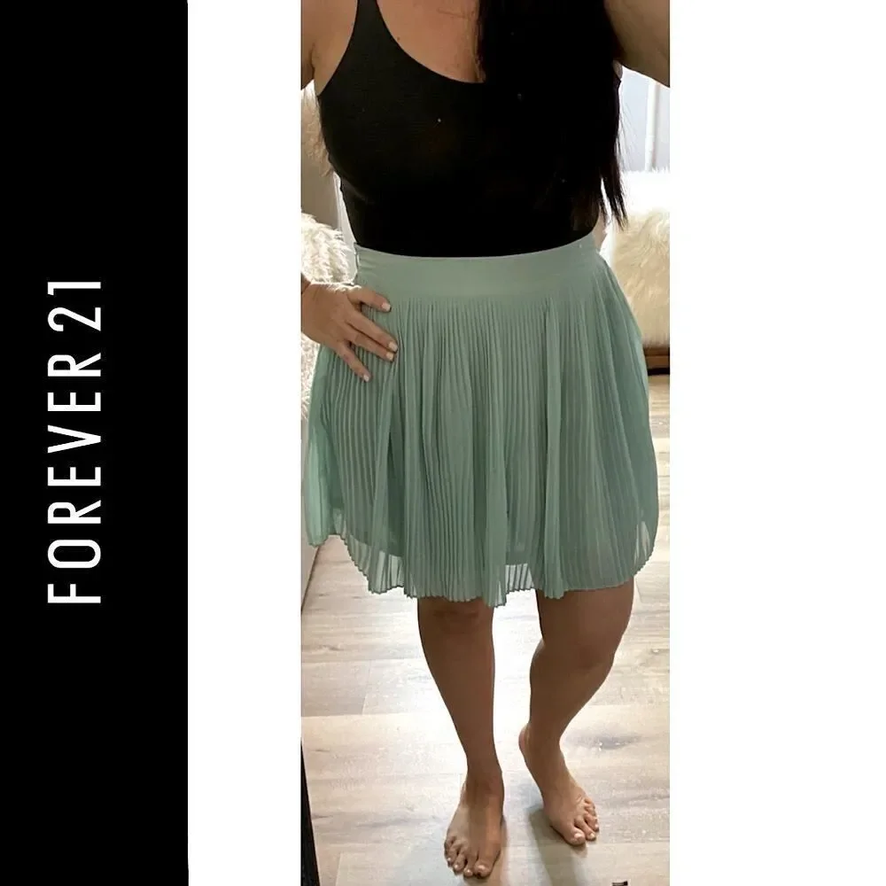 Forever 21 Accordion Pleated Mini Skirt